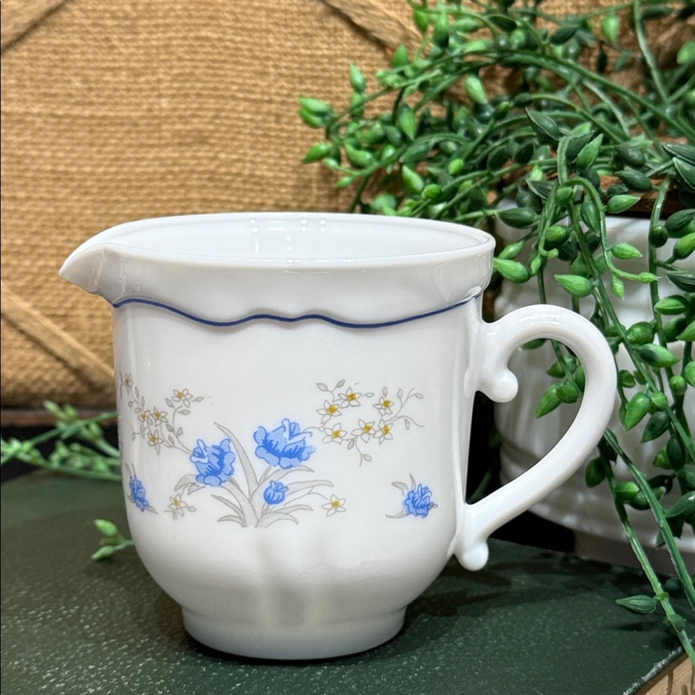 Arcopal Romantique Creamer